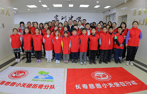 国粹润童心，中医药文化教育基地学习氛围浓